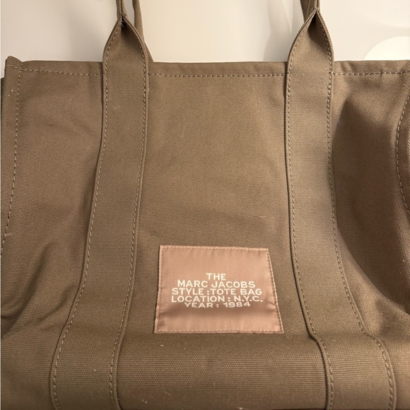 Marc Jacob’s Slate Green Canvas Tote Bag - Picture 7 of 8